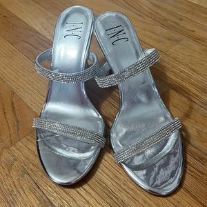 Silver heels, INC, 7 1/2 EUC worn once